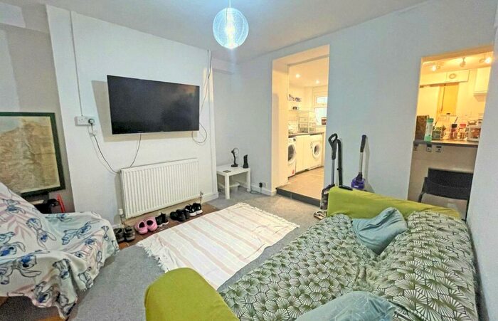 3 Bedroom Terraced House To Rent In Caellepa, Bangor, Gwynedd, LL57