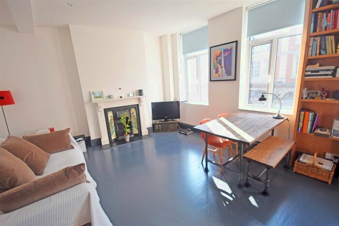 1 Bedroom Flat To Rent In Garfield Road, Twickenham, TW1