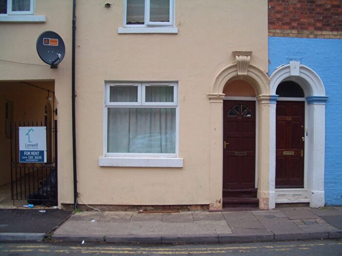 1 Bedroom Flat To Rent In Craven Street, Northampton, NN1