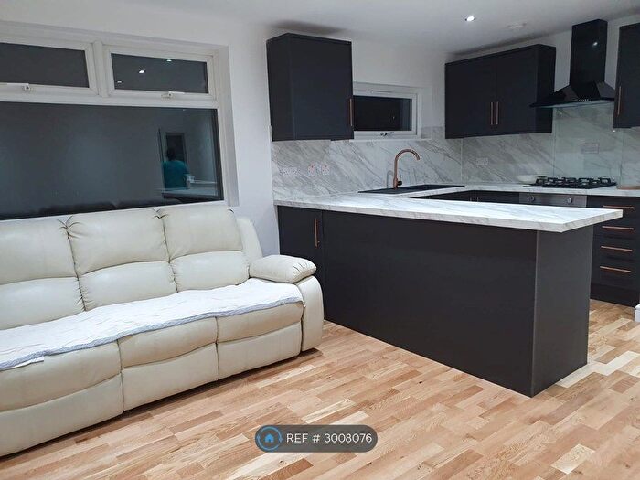 3 Bedroom End Terrace House To Rent In Redditch Walk, Coventry, CV2