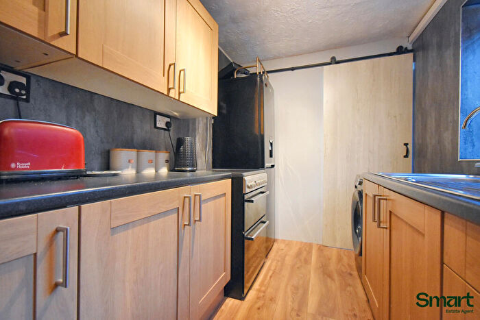 1 Bedroom Flat For Sale In Old Tiverton Road, Exeter, EX4