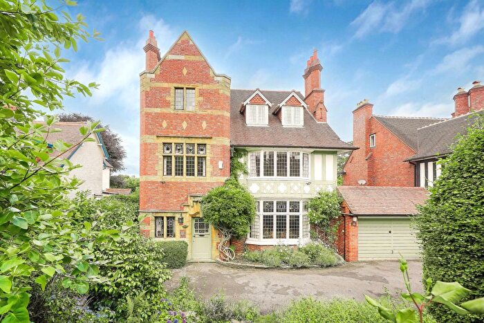 6 Bedroom Detached House For Sale In Amesbury Road, Moseley, Birmingham, B13