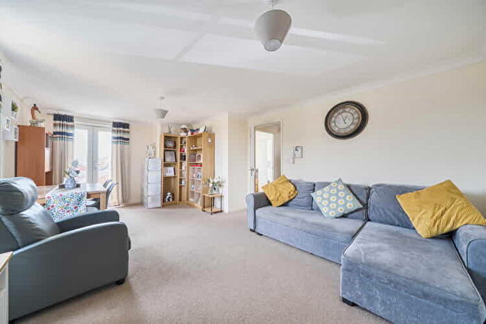 2 Bedroom Flat For Sale In Tallow Close, Dagenham, London, RM9