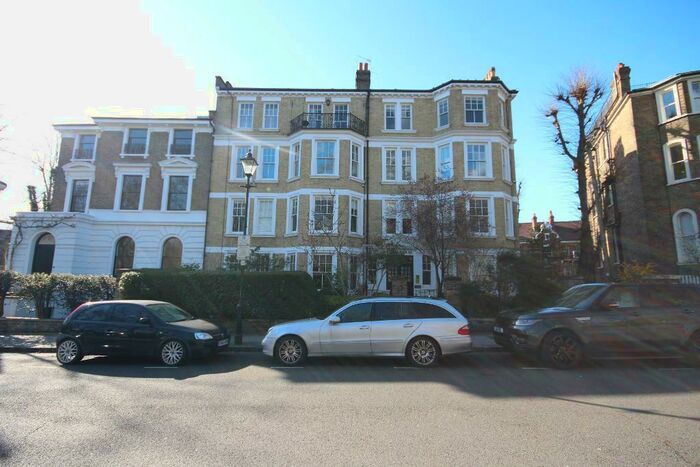 2 Bedroom Flat To Rent In Highbury Crescent, Highbury, London, N5