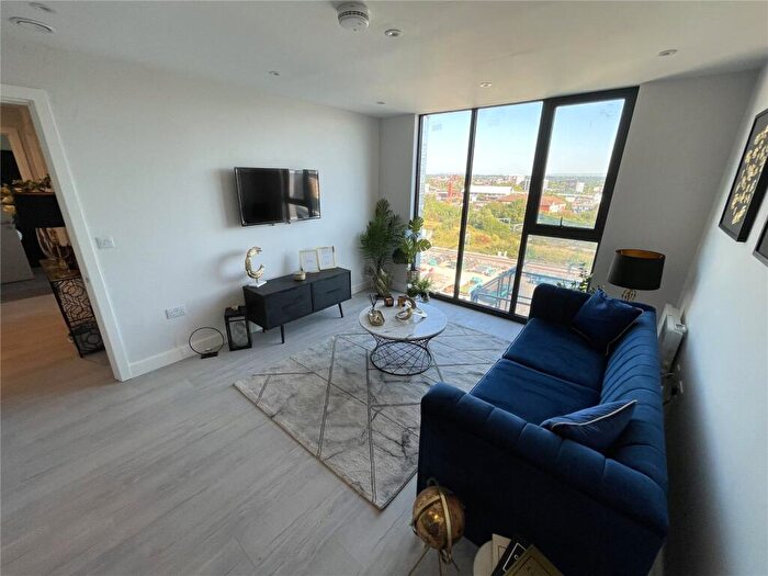2 Bedroom Flat To Rent In Regent Plaza Block B, Oldfield Road, Salford, M5