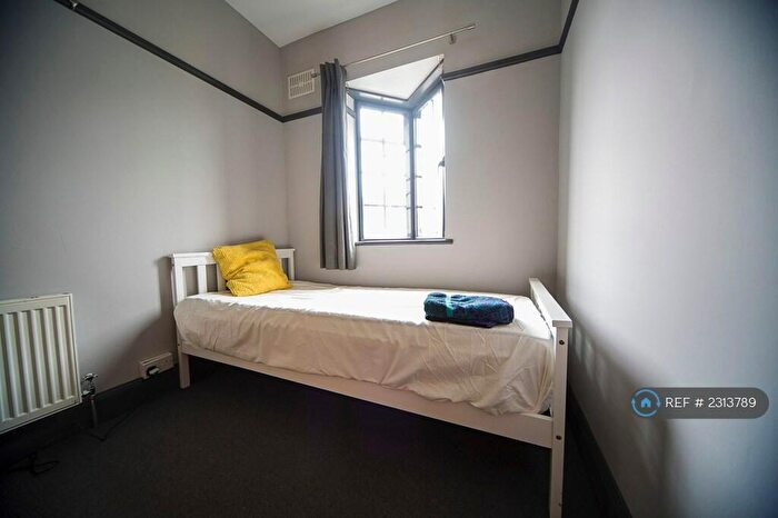 5 Bedroom Terraced House To Rent In Bushey Hill Road, London, SE5