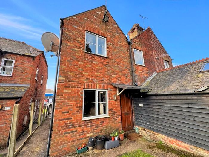 1 Bedroom Flat To Rent In London Road, High Wycombe, HP11