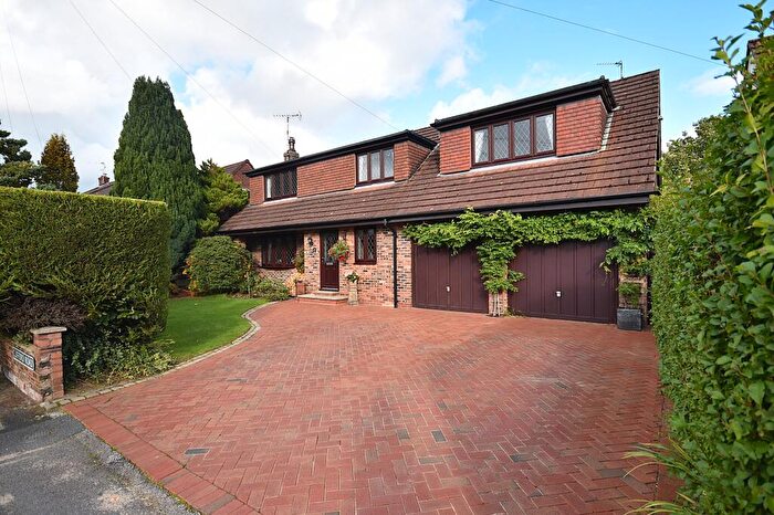 4 Bedroom Detached House For Sale In Clifford Road, Macclesfield, SK11