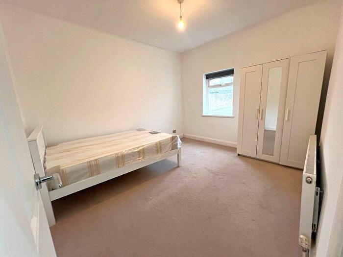 3 Bedroom Flat To Rent In Hermitage Road, London, N4