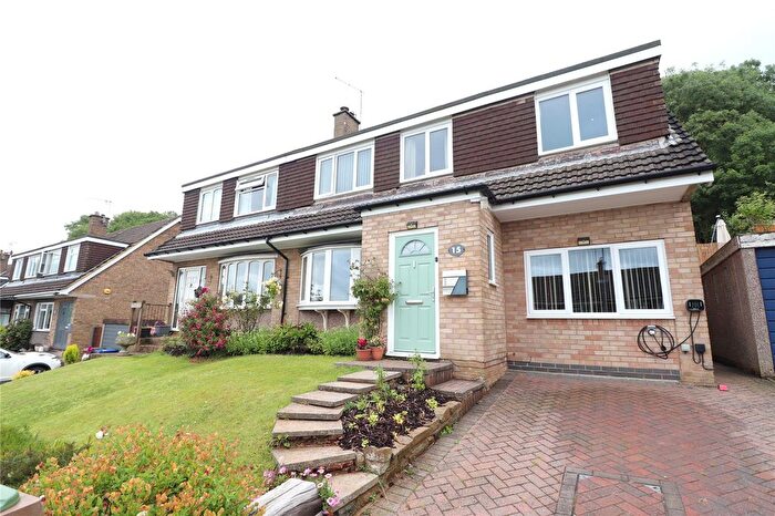 5 Bedroom Semi-Detached House For Sale In The Fairway, Daventry, Northamptonshire, NN11