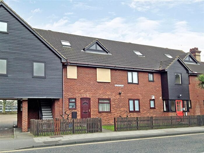 1 Bedroom Flat To Rent In Mallard Court, Ley Street, Ilford, IG1