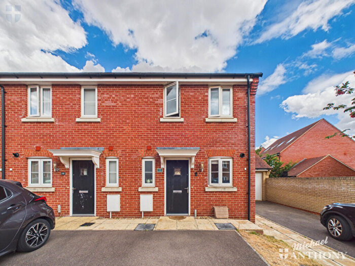 2 Bedroom End Of Terrace House For Sale In Kirkes Way, Aylesbury, HP18