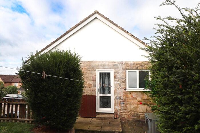 2 Bedroom Property To Rent In Whitecote Lane, Leeds, West Yorkshire, LS13