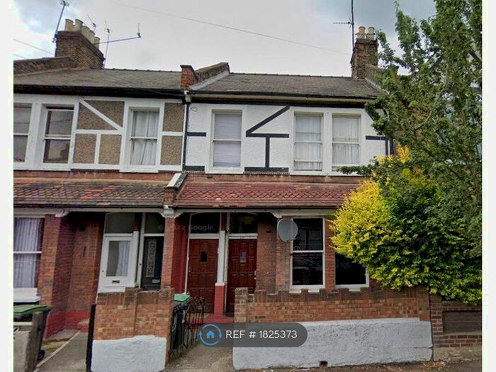 2 Bedroom Flat To Rent In Manchester Road, London, N15