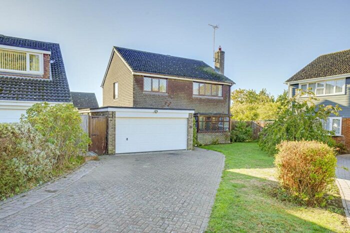4 Bedroom Detached House For Sale In Manor Drive, Stewkley, Leighton Buzzard, LU7