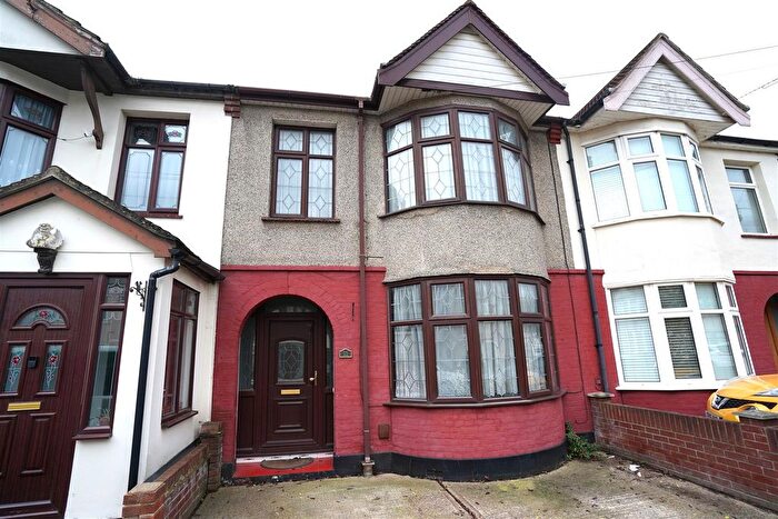 3 Bedroom Terraced House To Rent In Glenhurst Road, Prittlewell, SS2