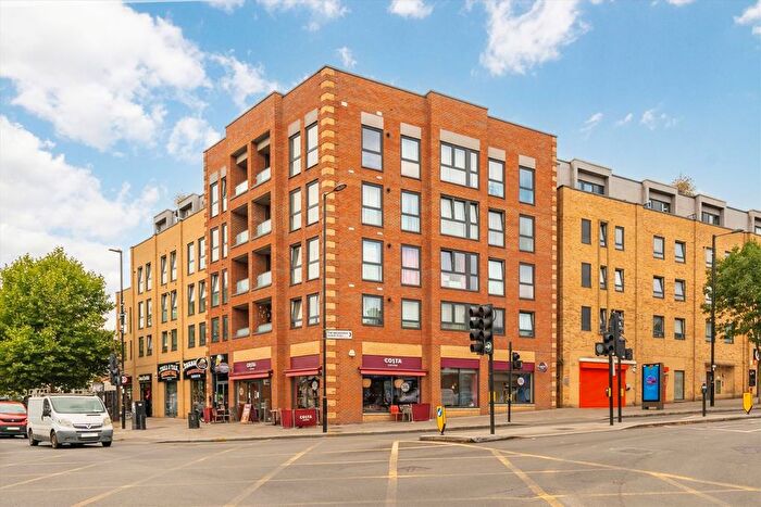 2 Bedroom Flat To Rent In The Broadway, Greenford, UB6