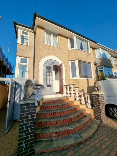 5 Bedroom Semi-Detached House To Rent In Inott Furze, Headington, OX3