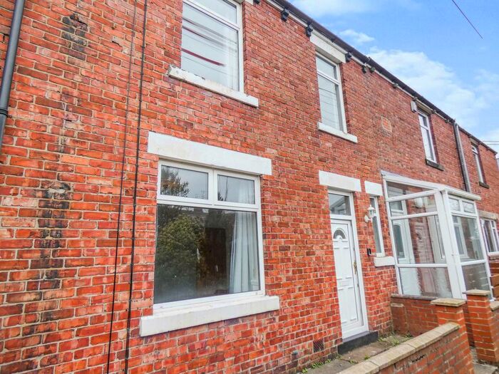 2 Bedroom Terraced House To Rent In Manor View, Washington, NE37