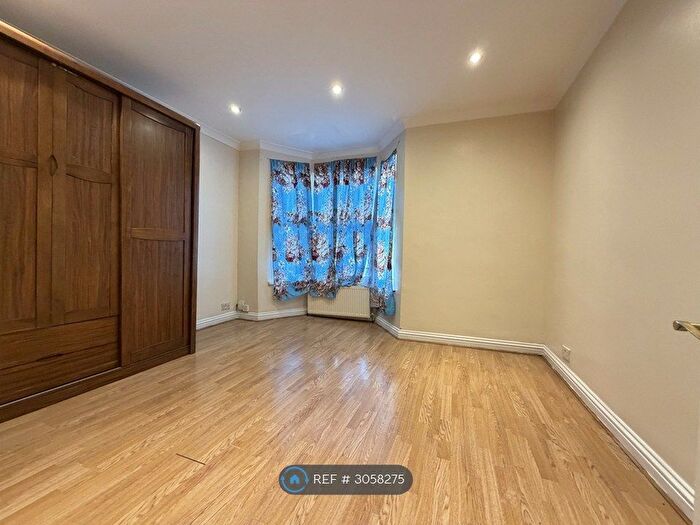 4 Bedroom End Terrace House To Rent In Linden Road, Gillingham, ME7
