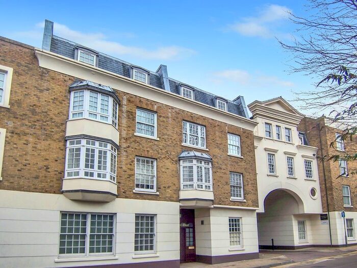 2 Bedroom Flat To Rent In Melbourne Quays, West Street, Gravesend, Kent, DA11