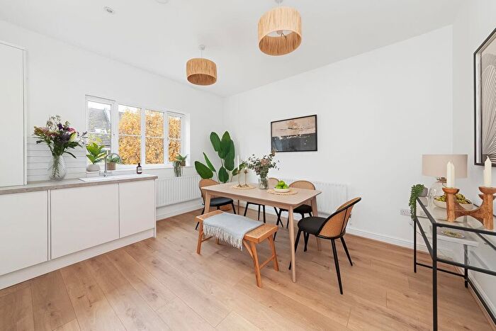 2 Bedroom Flat For Sale In Kelly Avenue, Peckham, London, SE15