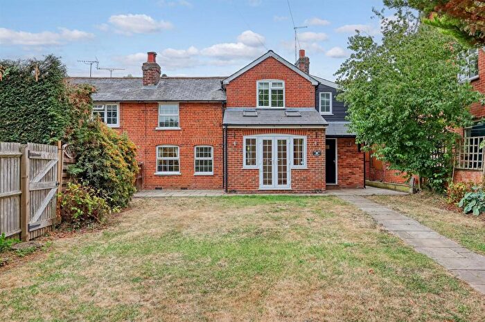 3 Bedroom House For Sale In Highwood Road, Writtle, CM1