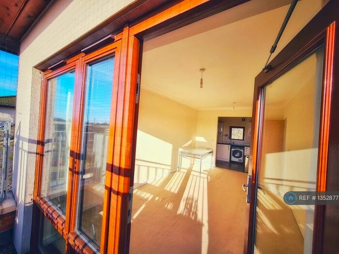 2 Bedroom Flat To Rent In Haley Court, Edgware, HA8