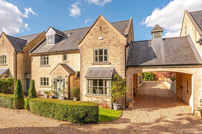 6 Bedroom Link Detached House For Sale In Kington St. Michael, Chippenham, SN14
