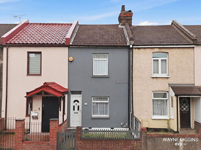 2 Bedroom Terraced House For Sale In London Road, Grays, RM20
