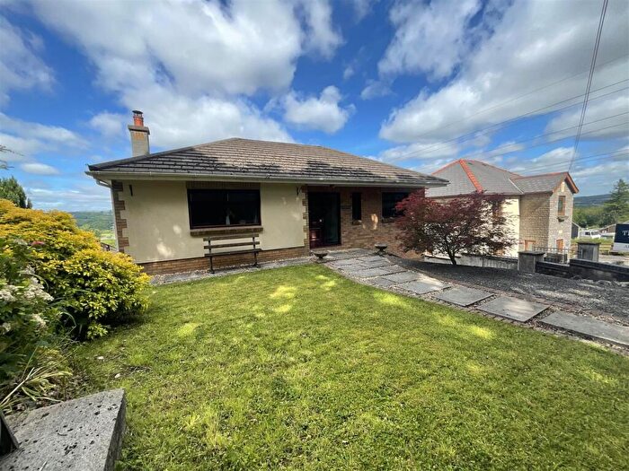 4 Bedroom Detached House For Sale In Heol Y Garn, Garnswllt, Ammanford, SA18