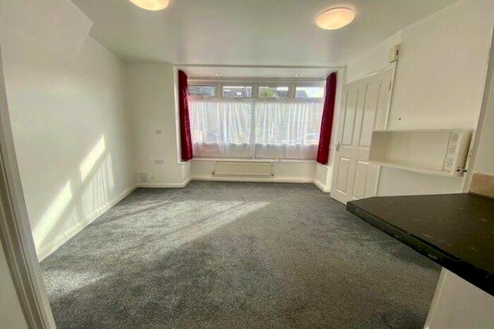 2 Bedroom Flat To Rent In Elm Grove, Brighton, BN2