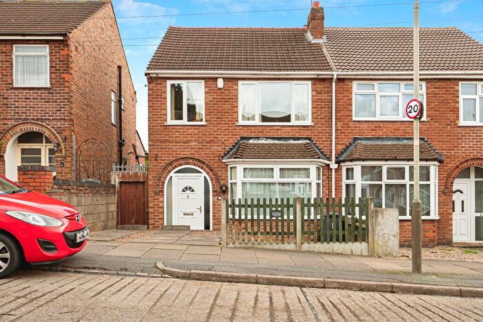 3 Bedroom Semi-Detached House For Sale In Milverton Avenue, Leicester, LE4