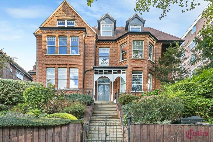 2 Bedroom Flat For Sale In Shepherds Hill, N6