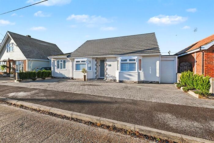 3 Bedroom Detached Bungalow For Sale In Station Road, Canvey Island, SS8