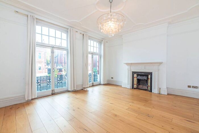 4 Bedroom Flat To Rent In West Hampstead, West Hampstead, London, NW3