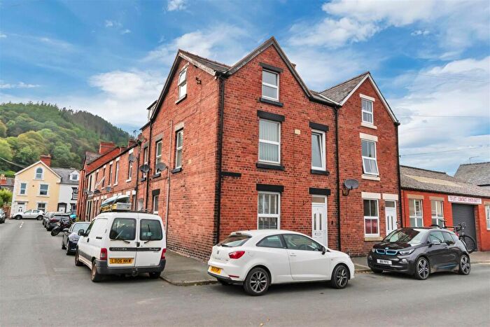 1 Bedroom Apartment For Sale In George Street, Llangollen, LL20