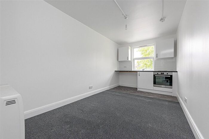 Studio To Rent In Green Lane, Harringay, London, N4