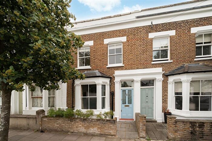 3 Bedroom Property For Sale In Becklow Road, London, W12