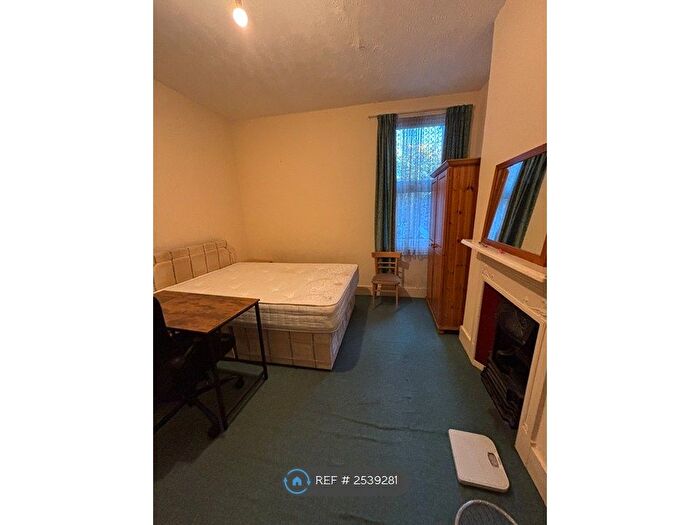 1 Bedroom Flat To Rent In Cricklewood, London, NW2