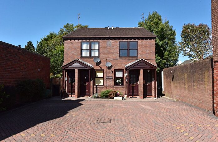 1 Bedroom Flat For Sale In Kingswinford, The Lyndons, Park Street, DY6