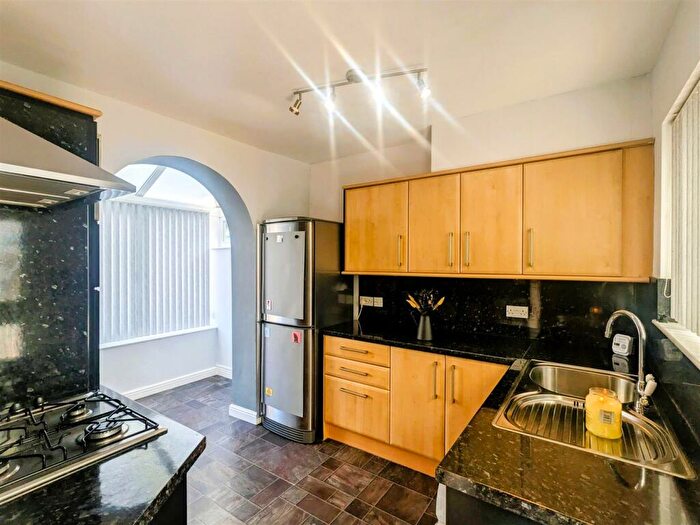 2 Bedroom Flat To Rent In Llannerch Road West, Rhos On Sea, Colwyn Bay, LL28