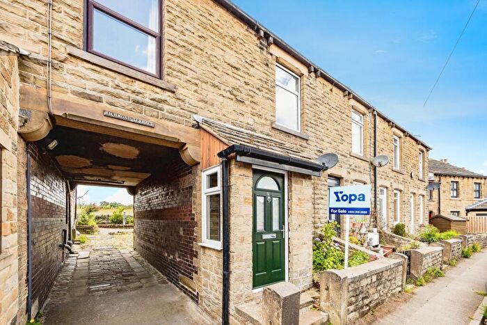 2 Bedroom Cottage For Sale In Bank Lane, Huddersfield, HD8