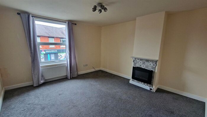 2 Bedroom Flat To Rent In Mill Street, Congelton, CW12
