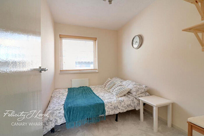 2 Bedroom Apartment To Rent In Ferry Street, London, E14