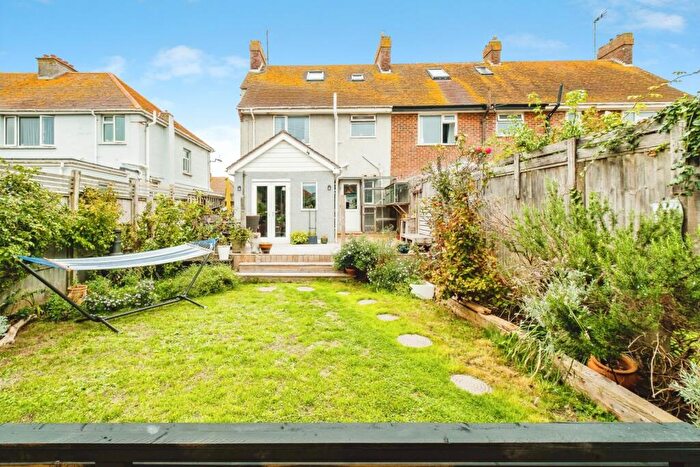 4 Bedroom End Of Terrace House For Sale In Brougham Road, Worthing, West Sussex, BN11