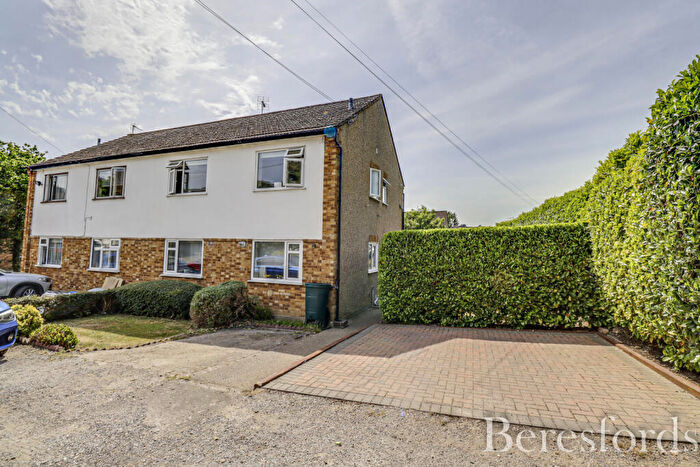 2 Bedroom Maisonette For Sale In Leasway, Rose Valley, CM14
