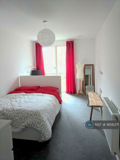 1 Bedroom Flat To Rent In Cooks Road, London, E15