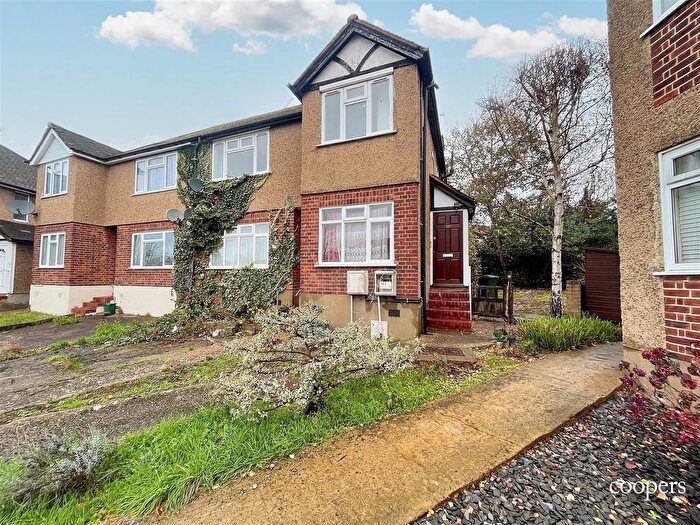 2 Bedroom Maisonette To Rent In Valley Close, Northwood Hills, HA5