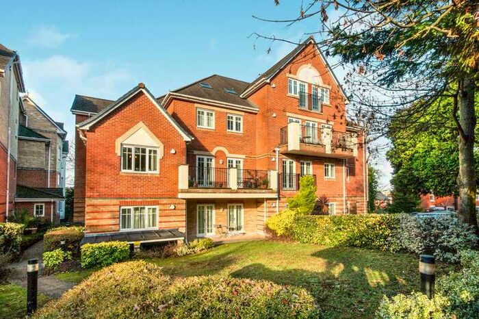 2 Bedroom Apartment To Rent In Bounty Road, RG21